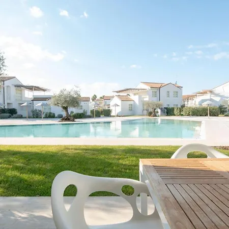Immobiliare Jvl - Les Maisons Apartment Lido di Jesolo